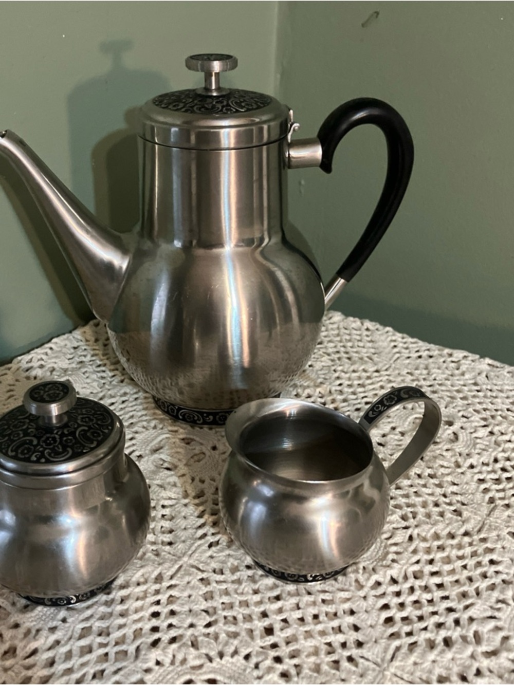 Oneida Custom  Coffee Pot & Cream Sugar Floral 18/8 Stainless Coffee Pot Japan